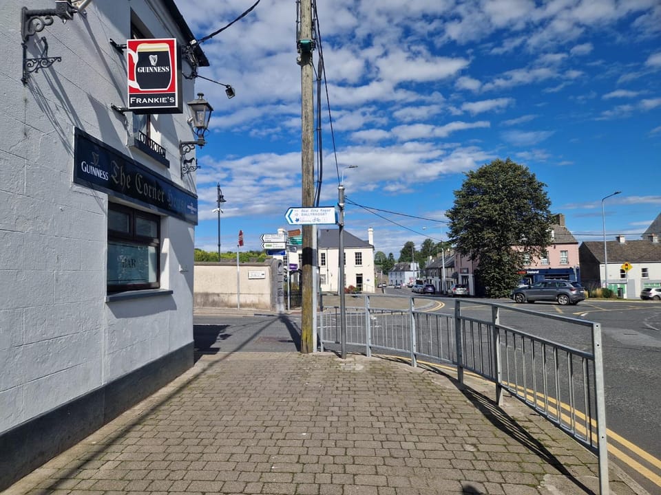 Property building, Day, Neighbourhood, Street view, Location