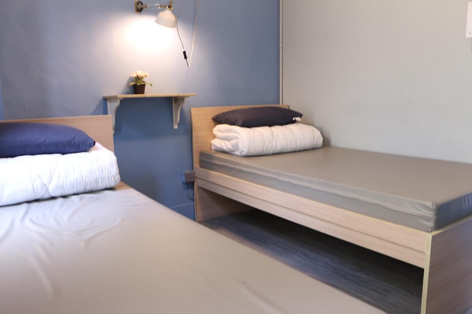 Bed, Photo of the whole room, Decorative detail