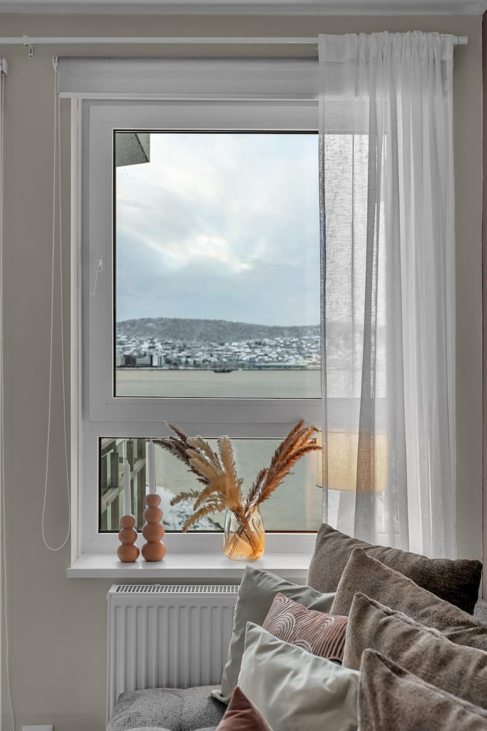 View (from property/room), Living room, Seating area, Sea view