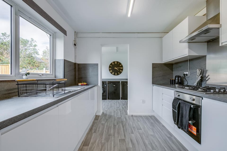 Royal Crest House Central Milton Keynes Apartment in Milton Keynes