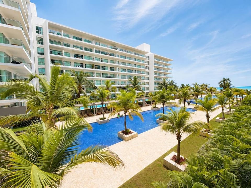 Property building, Beach, Pool view, Sea view, Swimming pool, Swimming pool, sunbed