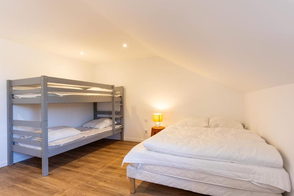Bed, Bedroom, bunk bed