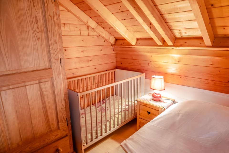 Bed, Bedroom, cot