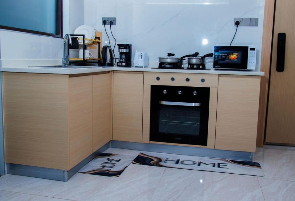 luxe Suite Heated Pool, Gym, Workspace, Rooftop Views Apartment in Nairobi County
