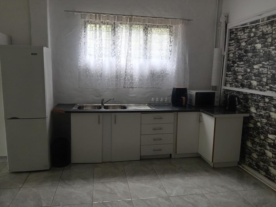 microwave, oven, kitchen