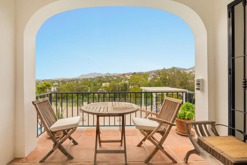 Mediterranean Villa on Aloha Golf with Pool RDR584 Villa in Marbella