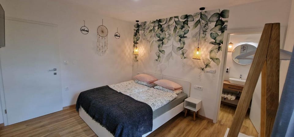 Hotel SAMARIN Črnomelj Bed and Breakfast in Primorje-Gorski Kotar County
