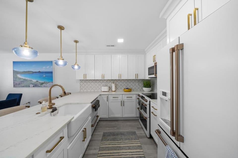 Kitchen or kitchenette, stove