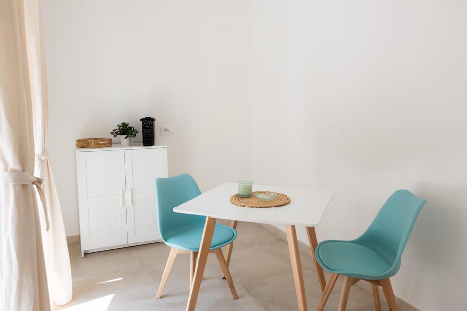 Coffee/tea facilities, Living room, Dining area