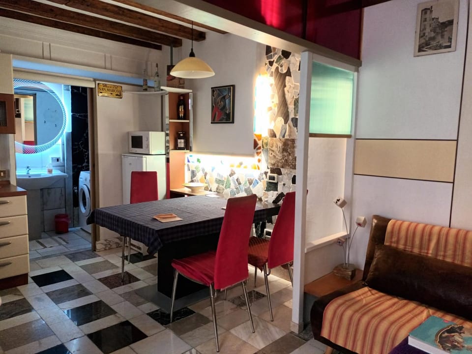 Living room, Dining area, minibar