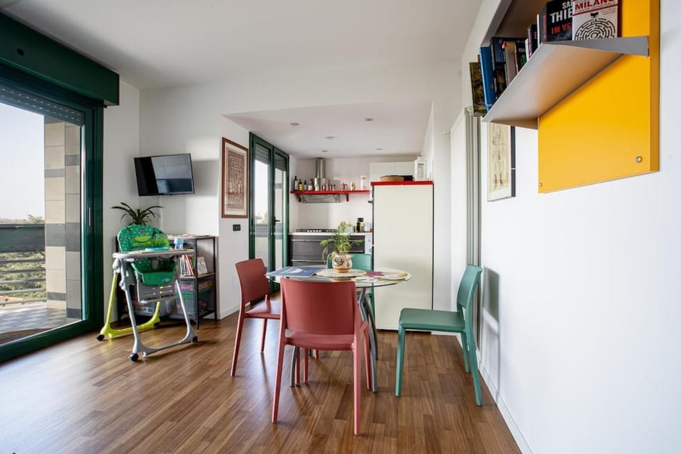 Kitchen or kitchenette, Living room, Seating area, pet friendly