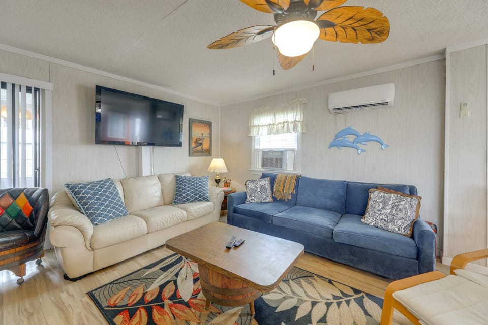 Walk to Ocean! Family Condo in North Topsail Beach House in North Topsail Beach