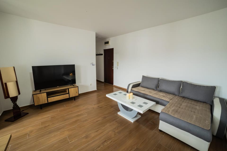 TopHill Apartmani - Mirijevo Apartment in Belgrade