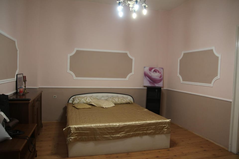 AURA lux Hostel in Belgrade