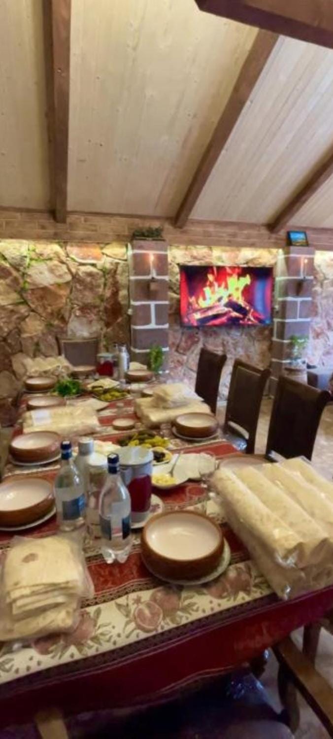 Food and drinks, Dining area, Food, Breakfast