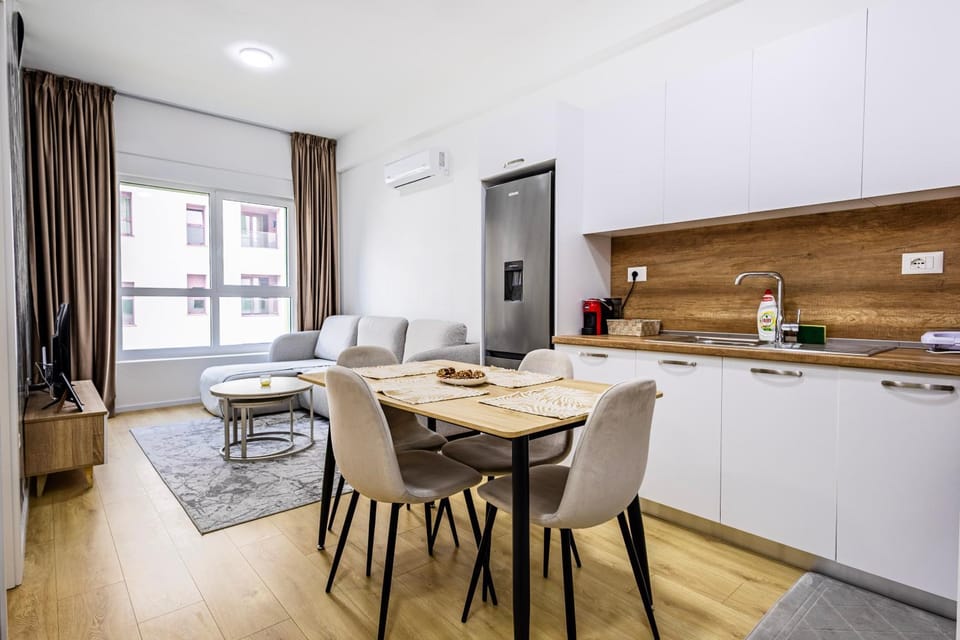 Kitchen or kitchenette, Living room, Seating area, Dining area, oven, stove