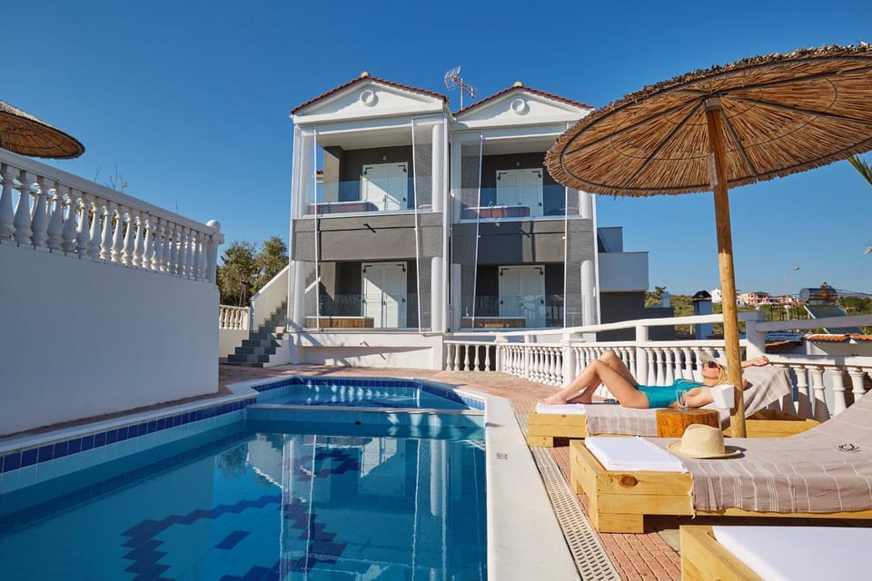 View (from property/room), Pool view, Sea view, Swimming pool, Swimming pool