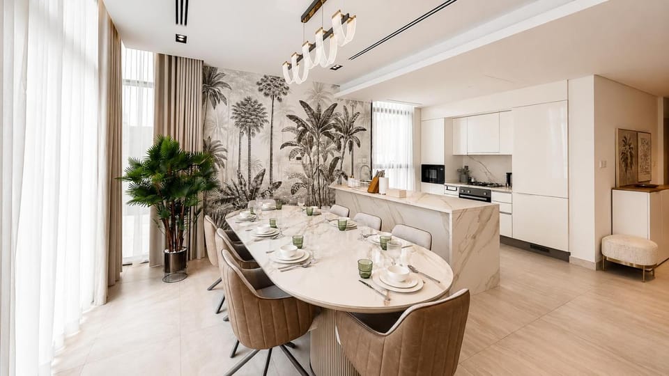 Kitchen or kitchenette, Seating area, Dining area