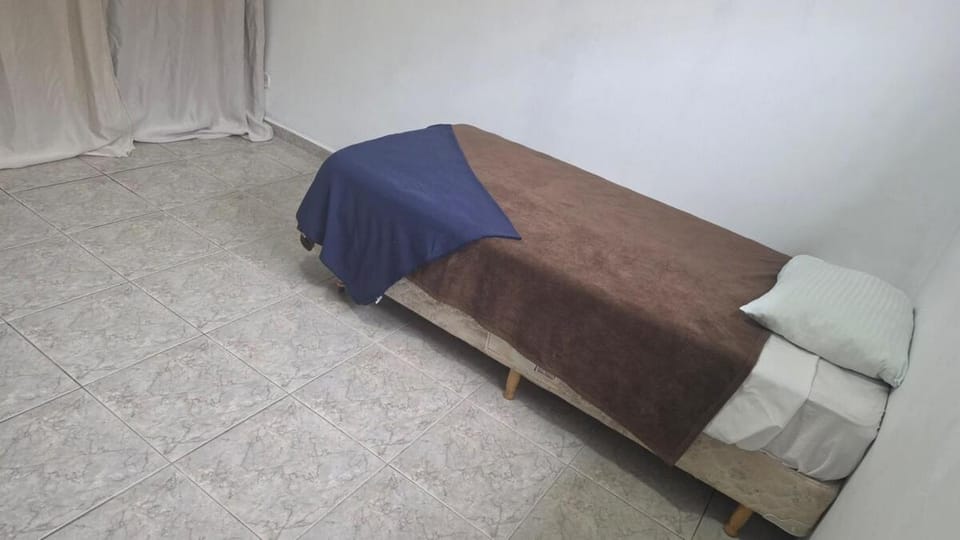 Morumbis single room Bed and Breakfast in Sao Paulo City