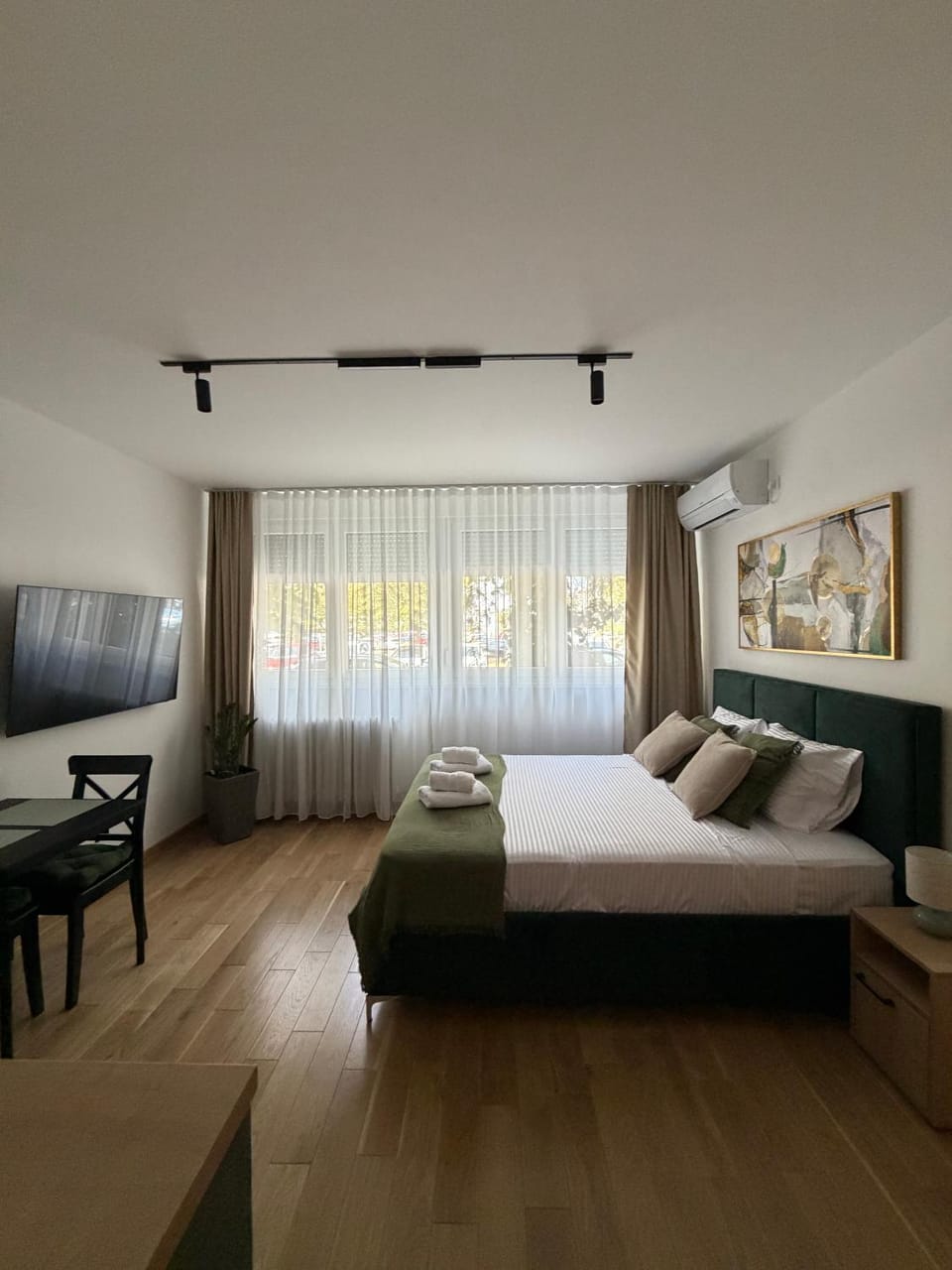 Photo of the whole room