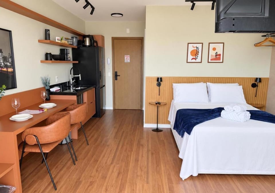 Bed, Kitchen or kitchenette, Living room, Photo of the whole room, Seating area, Dining area, Bedroom, pet friendly, stove