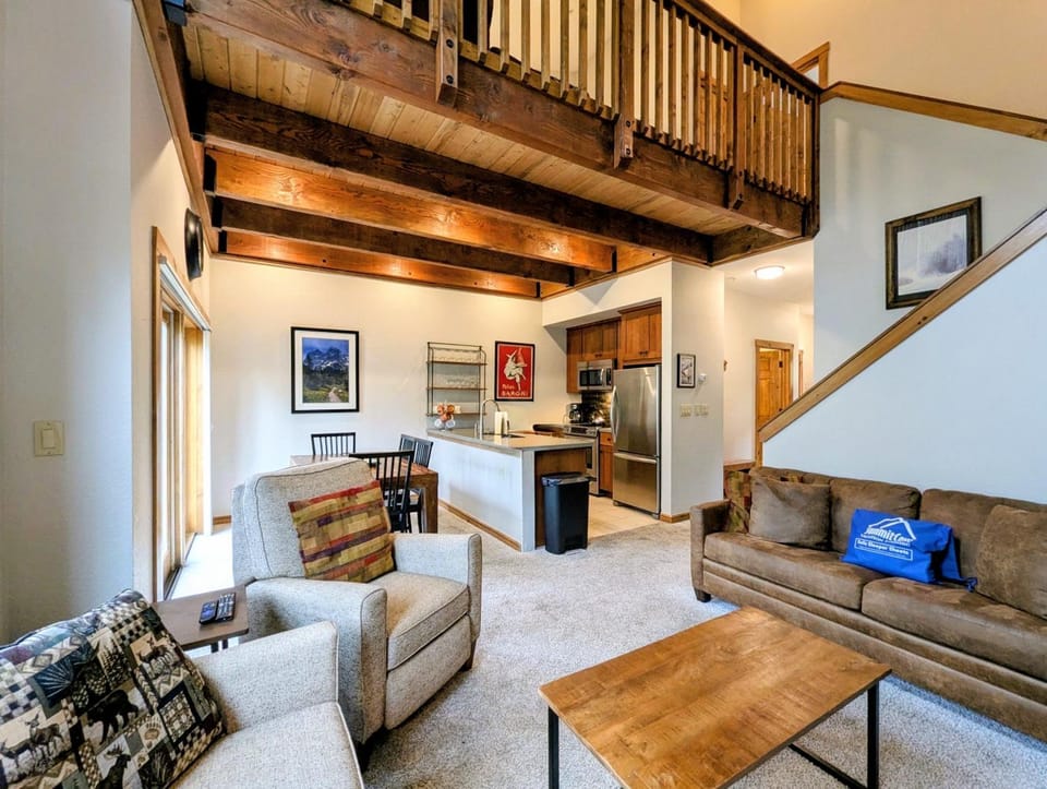 Kitchen or kitchenette, Living room, Seating area, furniture, microwave, oven, stove, kitchen