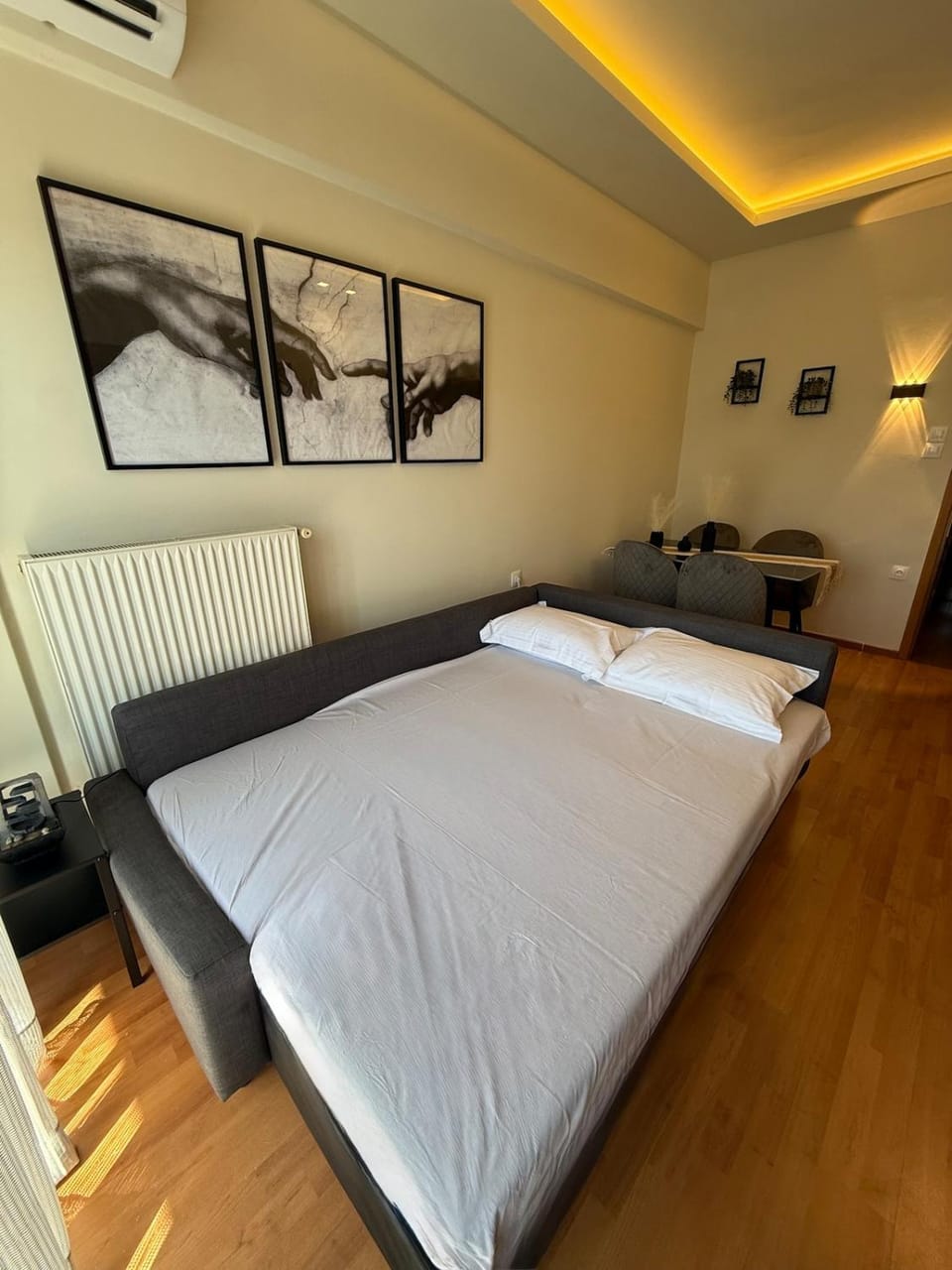 Photo of the whole room