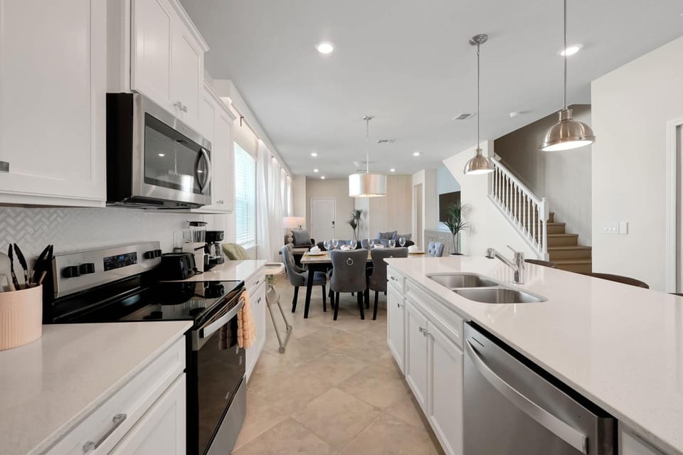Kitchen or kitchenette, dishwasher, microwave, stove
