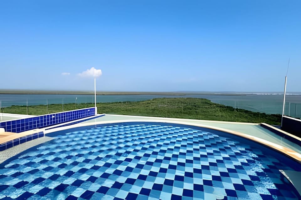 3 Bedrooms Morros. Terrace and beach exit Apartment in La Boquilla