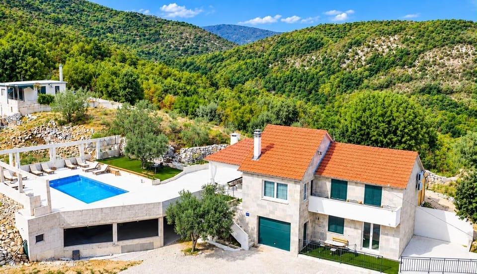 Villa Royal Stone & Lakes Villa in Split-Dalmatia County