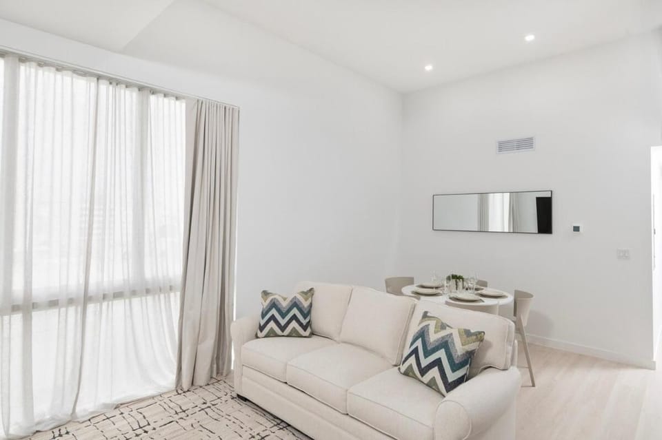 South Beach 2BR-2BA Apt with Rooftop Pool #104 - Sleeps 6 Apartment in South Beach Miami
