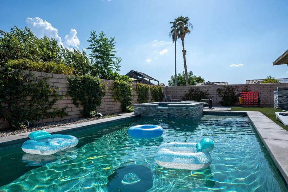Coachella Valley Escape Beautiful Family Home House in Indio