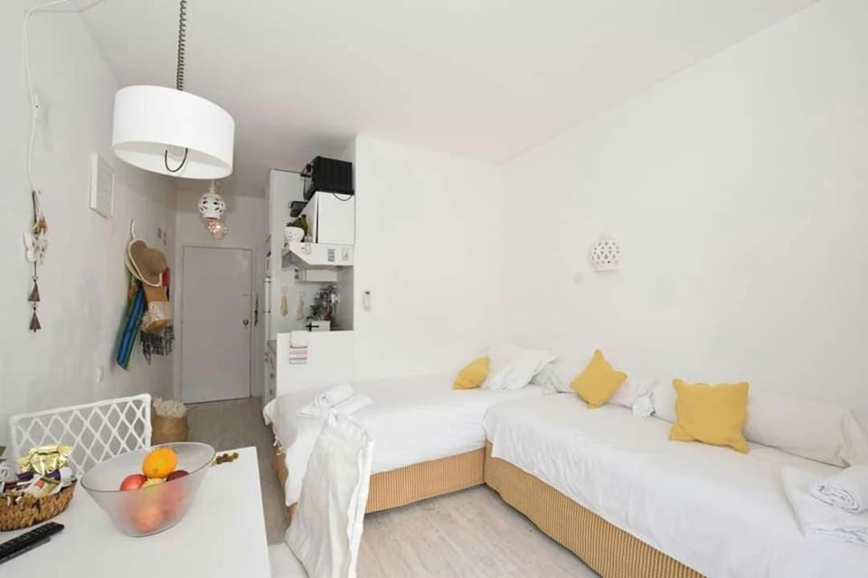 Sweet Studio in Albufeira Old Town 5 min walk to Peneco Beach Apartment in Guia