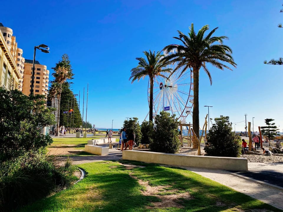 2BR entire esplanade staycation Apartment in Adelaide