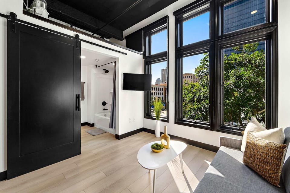 Downtown Nights Await Petco Park & Gaslamp Fun Apartment in Gaslamp Quarter