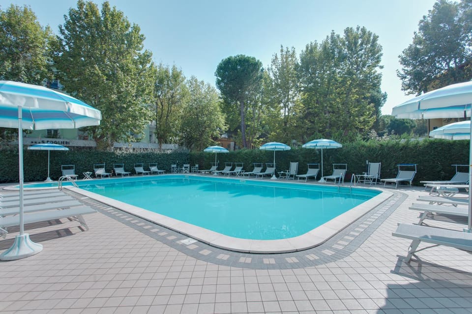 Swimming pool, Swimming pool