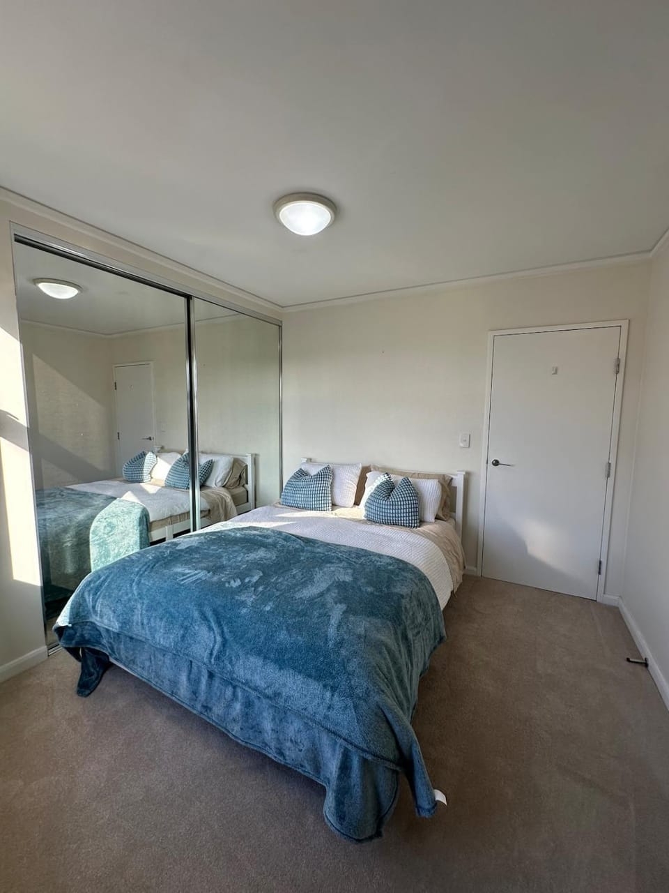 Skyline Apartment in Sydney