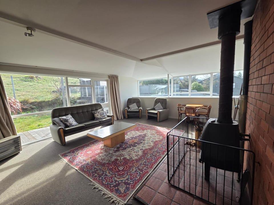 Living room, Seating area, fireplace