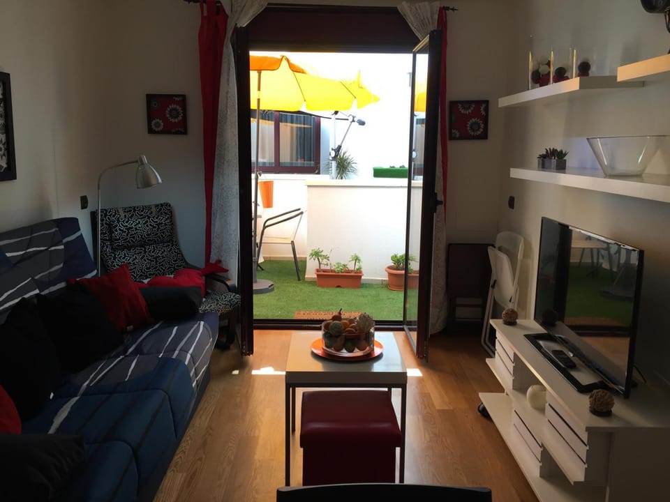 TV and multimedia, Balcony/Terrace, Living room, Dining area, Bedroom