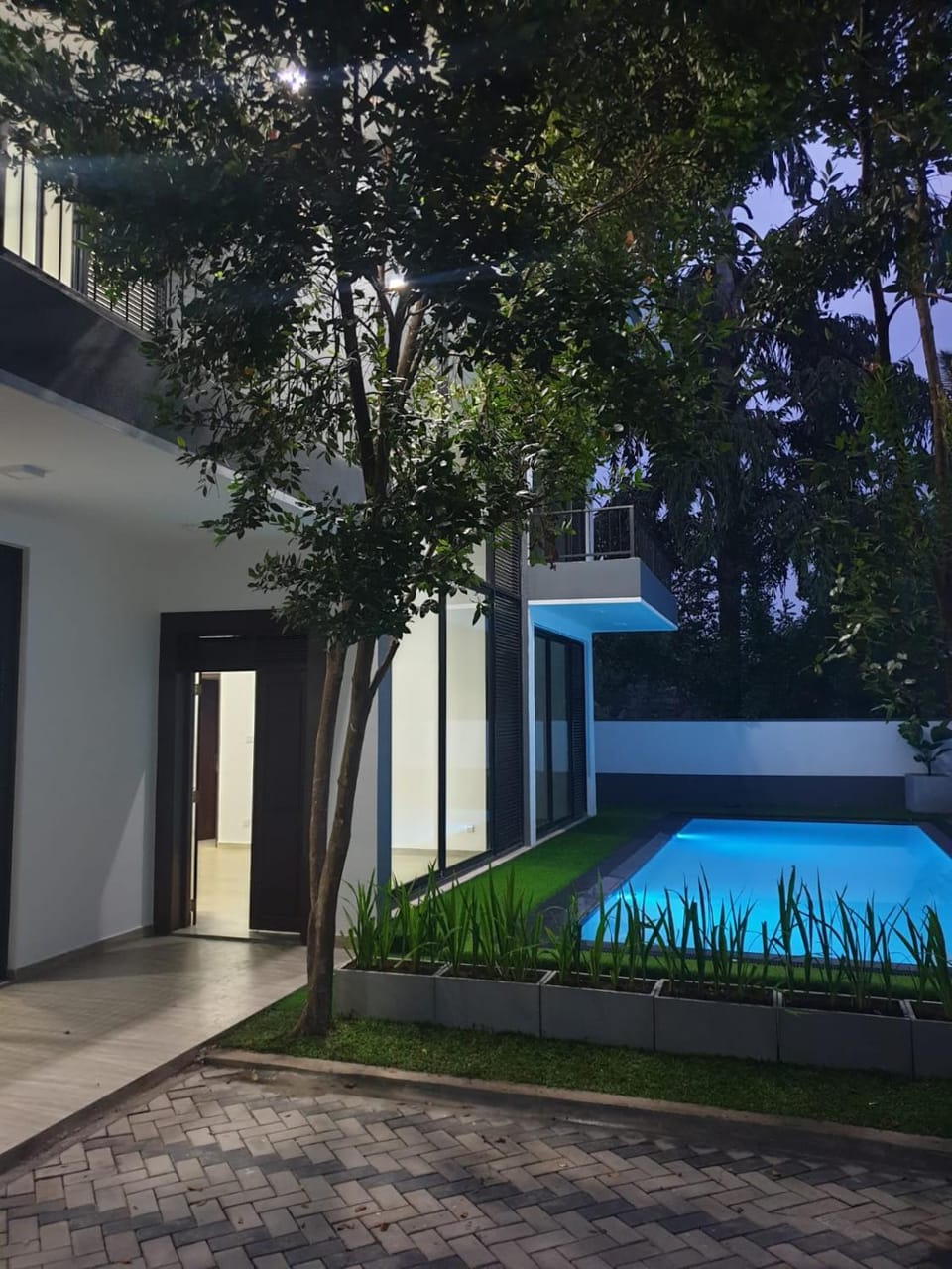 Property building, Garden, Garden, Garden view, Pool view, Swimming pool, Swimming pool