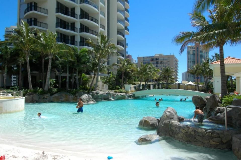 Dual key Surfers Paradise apartment ocean views Apartment in Surfers Paradise