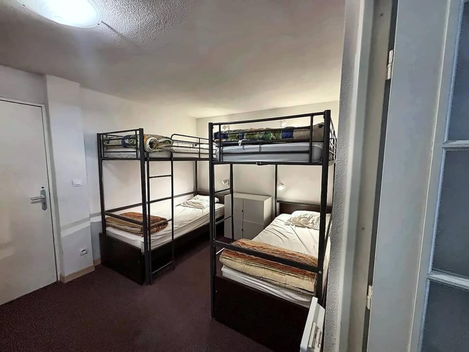 Photo of the whole room, Bedroom, bunk bed