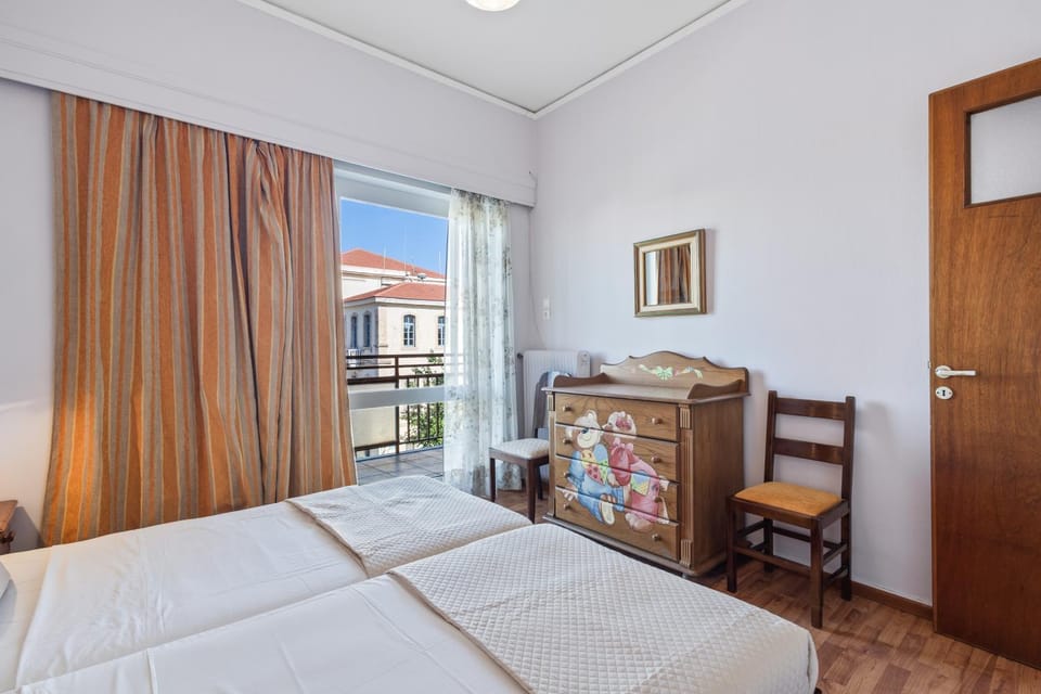 Bed, Balcony/Terrace, Photo of the whole room, Bedroom