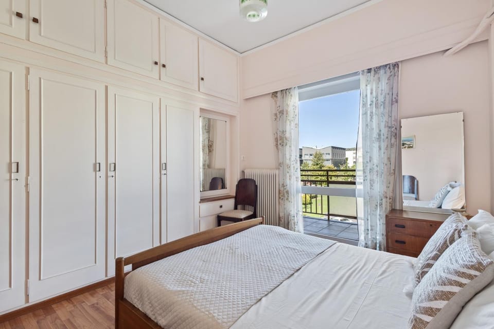 Bed, Balcony/Terrace, Photo of the whole room, Bedroom, wardrobe