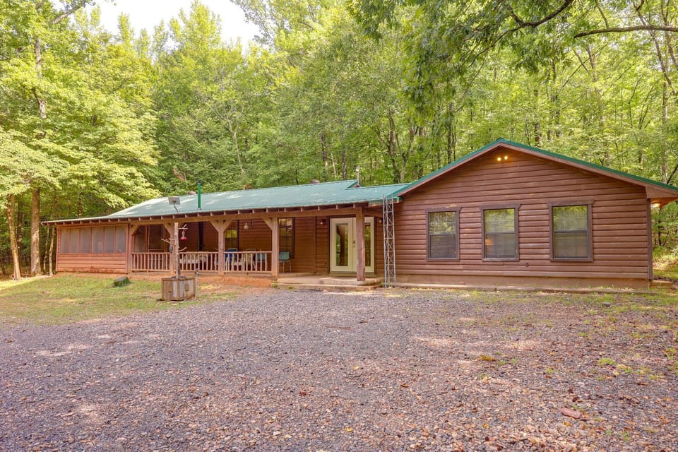 Wolf Pen Gap Getaway in 3 Cabins, Sleeps 32! Cabin in Arkansas