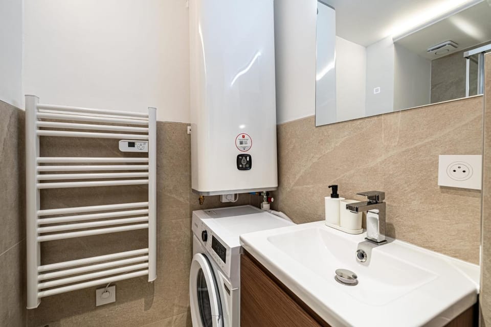 Bathroom, Kitchen or kitchenette