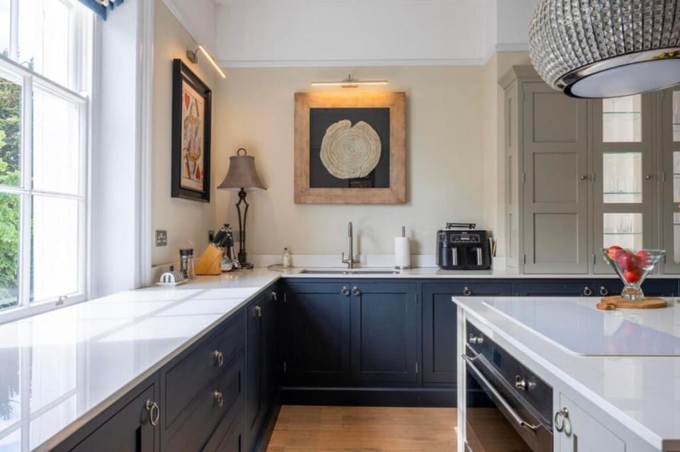 Charming Cheltenham Getaway Near the Promenade Apartment in Cheltenham