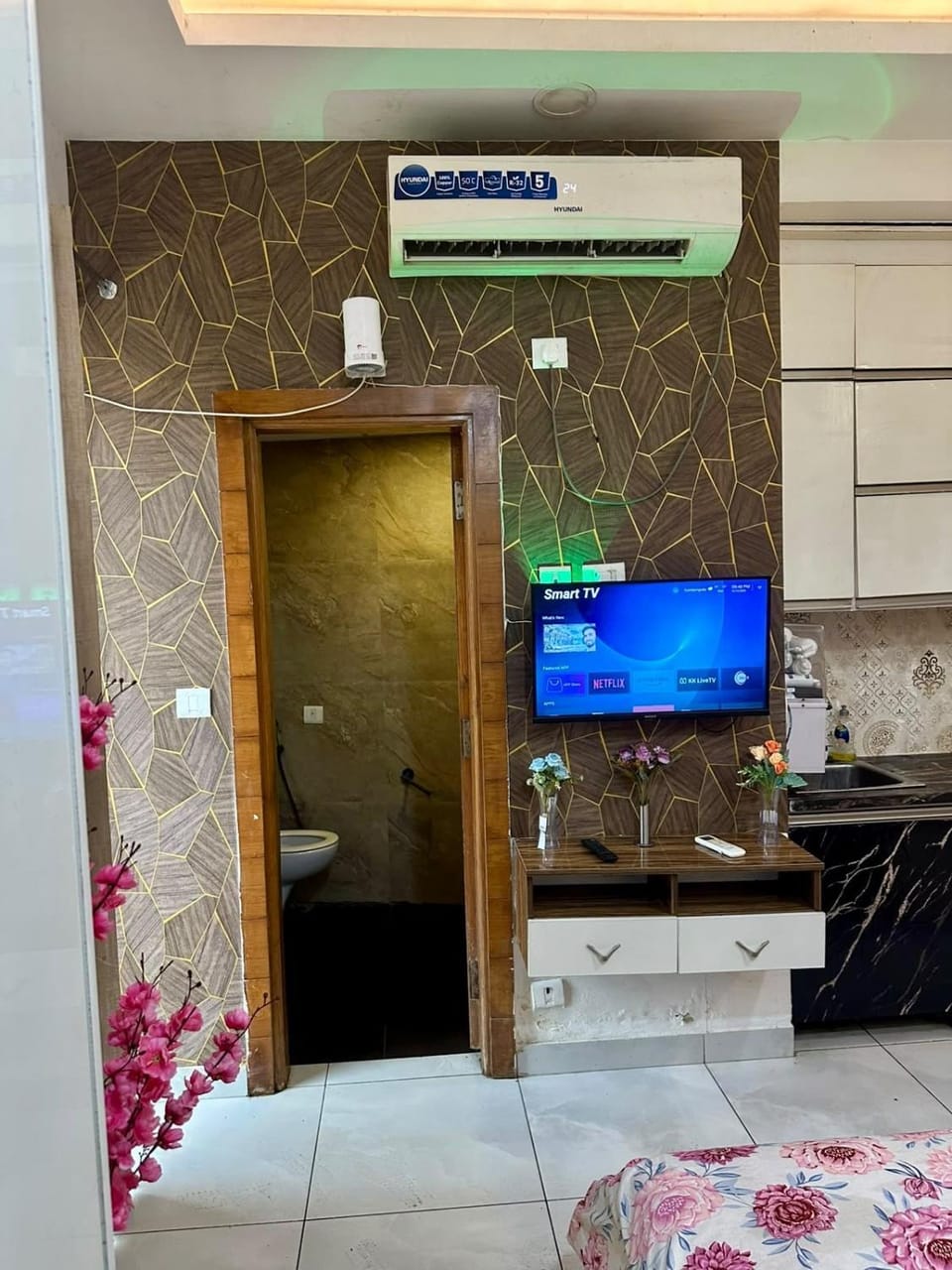 Supertech Northeye Bed and Breakfast in Noida