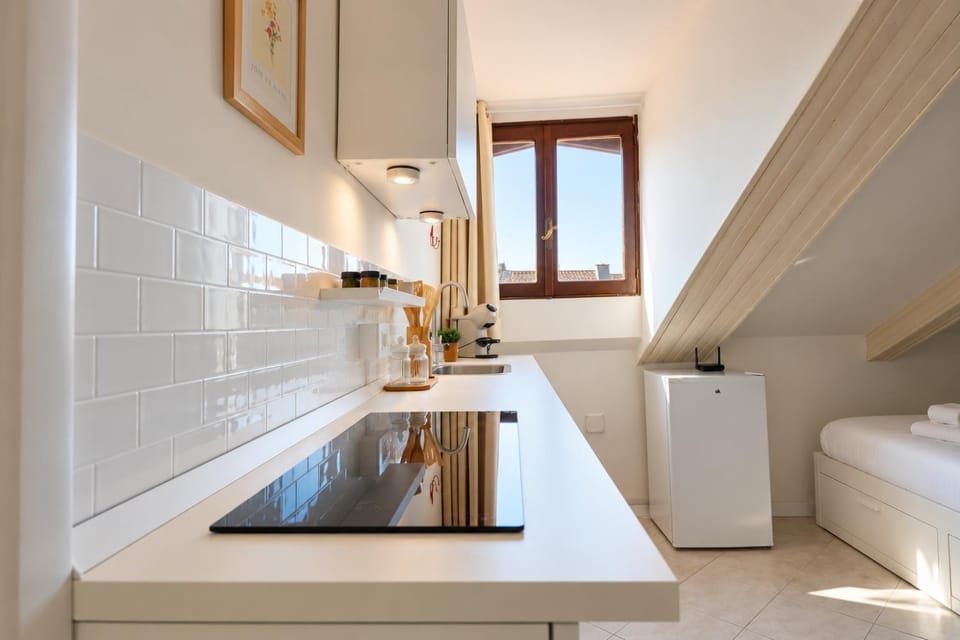 Kitchen or kitchenette, pet friendly, stove