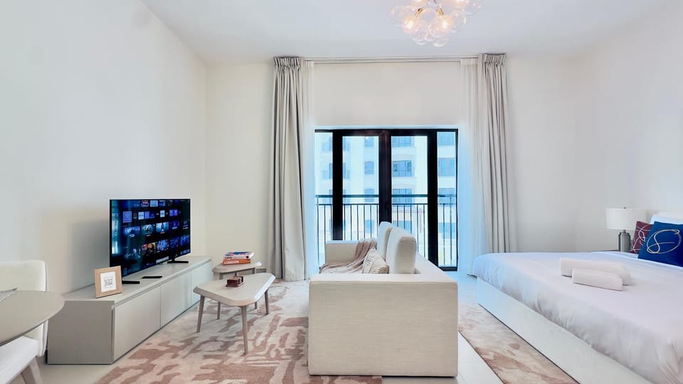 Bed, Living room, Photo of the whole room, Bedroom